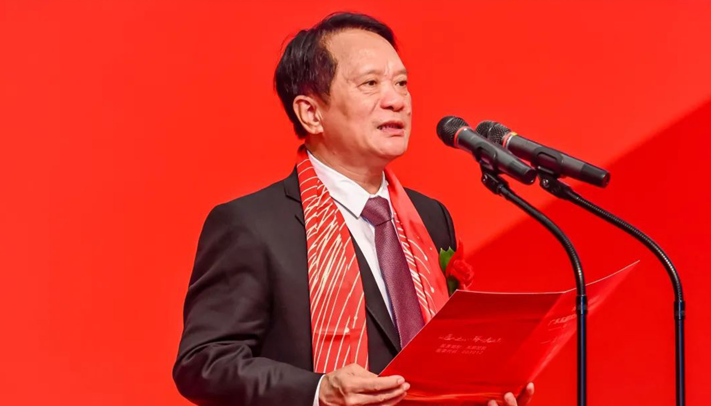 金年会体育控股董事长何新明2022新年献词：创新谋发展，奋斗铸辉煌！